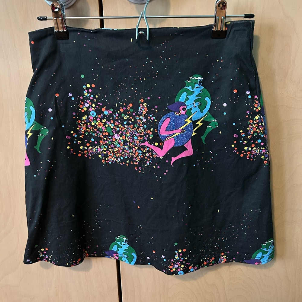 NOOWORKS mini skirt in Cosmic Ladies print size Small